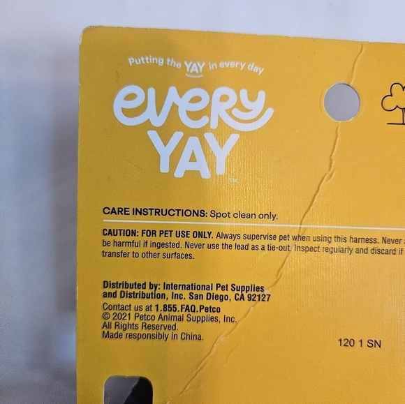 Petco EveryYay Wear With Flair Galaxy-Print Ferret Harness and Leash with Bell - Picture 4 of 17